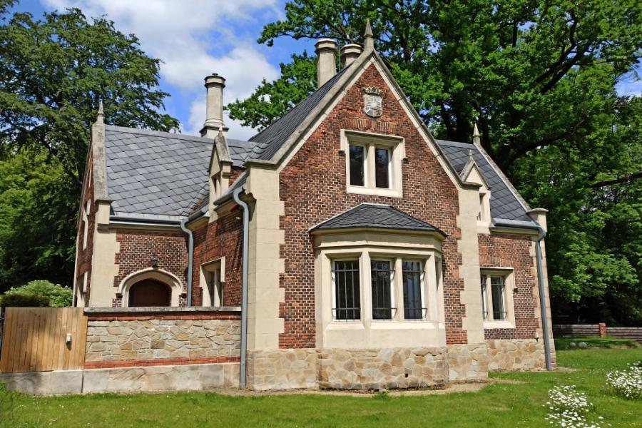 Manor house