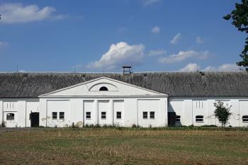 Rizalit jižního průčelí dvora (© Jan P. Štěpánek 09/2019)