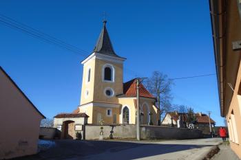 pohled na vstupní část z východu (© Jaroslav Špiroch  01/2022)
