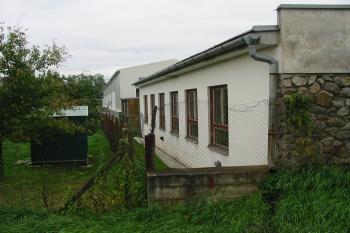 Jv. strana areálu (© Dušan Dohňanský 09/2016)