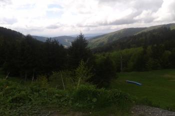Pohled ze sedla na šumpersko (© Ivo Rozehnal 06/2020)