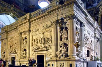 Svatá chýše v bazilice della Santa Casa v italském Loretu. (© Pavel Vítek 09/2012)