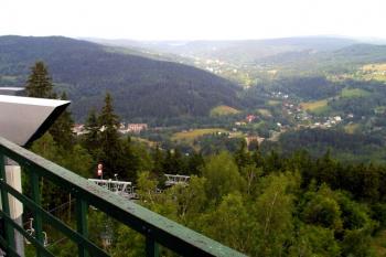 Výhled na Albrechtice a Josefův Důl (© Méďa Béďa 07/2004)