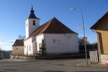 pohled na kostel od východu (© Marcela Váňová 12/2020)