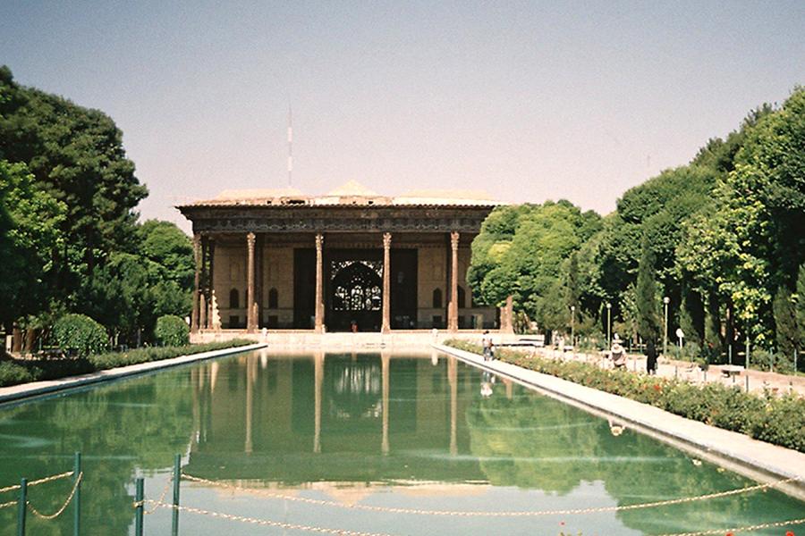 palác Čehel Sotūn