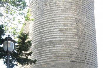 Panenská věž v hlavním městě Azerbajdžánu, v Baku (© Pavel Vítek 06/2013)