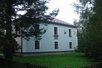 Západní průčelí zámečku (© Dušan Dohňanský 09/2018)