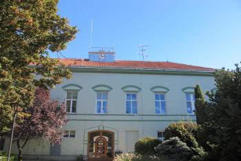 Zahradní průčelí na západě (© Dušan Dohňanský 09/2019)