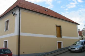 Originál původní vstup do 1. patra, již bez představěného schodiště (© Dušan Dohňanský 07/2020)
