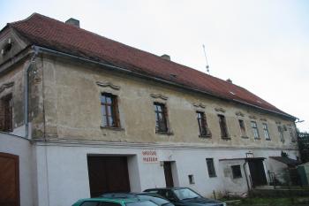 Nádvorní strana dvorní budovy (© Dušan Dohňanský 12/2017)