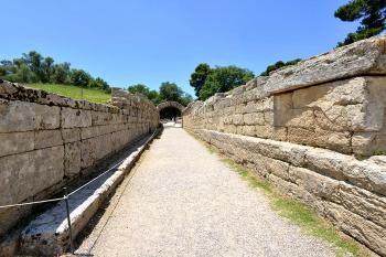 Zříceniny antické Olympie na západě Peloponésu v Řecku. (© Pavel Vítek 09/2012)