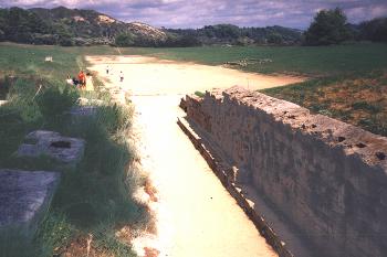 Zříceniny antické Olympie na západě Peloponésu v Řecku. (© Pavel Vítek 09/2012)