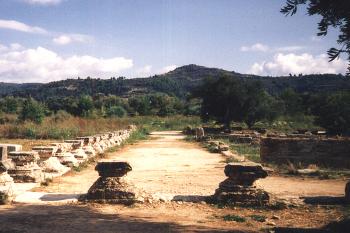 Zříceniny antické Olympie na západě Peloponésu v Řecku. (© Pavel Vítek 09/2012)