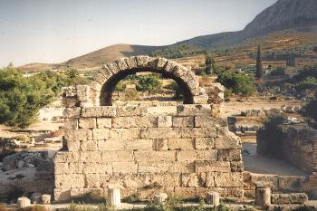 Zříceniny antického Korintu v Řecku (© Pavel Vítek 09/2012)