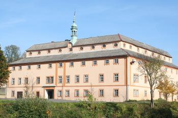 Pohled z levého břehu Ploučnice (© Ivan Grisa, 10/2008)