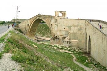 Most Malabadi v Turecku (© Pavel Vítek 09/2011)