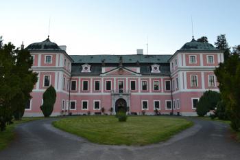 Průčelí (© Daniel Šmidrkal, 08/2016)