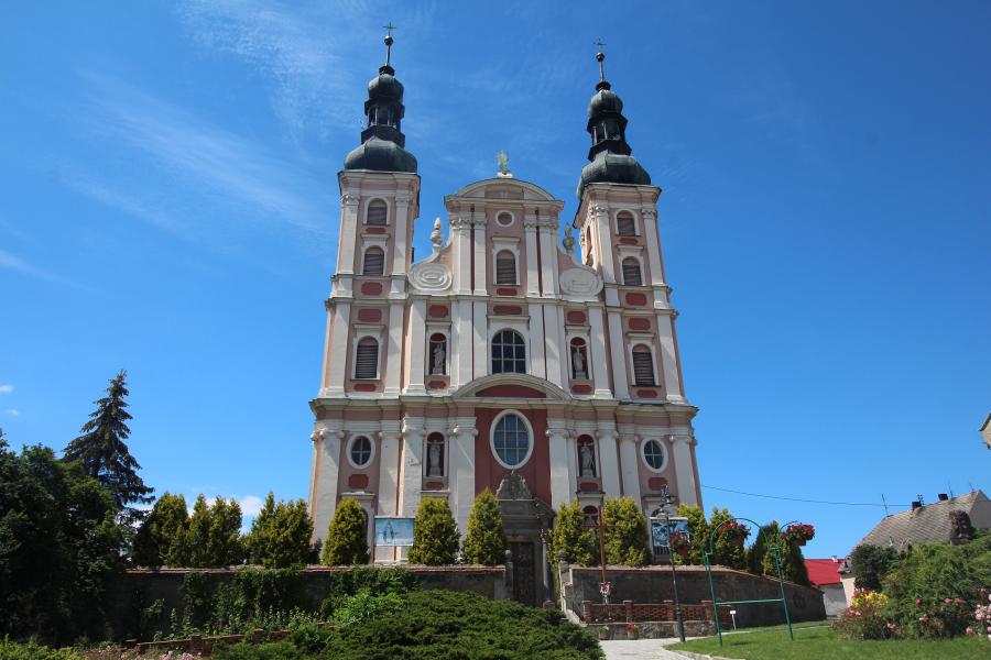 kostel sv. Mikuláše a sv. Františka Xaverského
