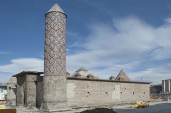 Yakutiye Medrese v tureckém městě Erzurum. (© Pavel Vítek 09/2011)