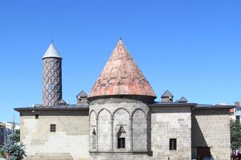 Yakutiye Medrese v tureckém městě Erzurum. (© Pavel Vítek 09/2011)