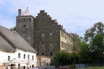 Západní průčelí ( © Luděk Pitter 09/2004)