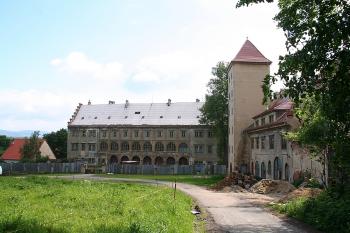 Zámek od jihu ( © Ivan Grisa 05/2009)