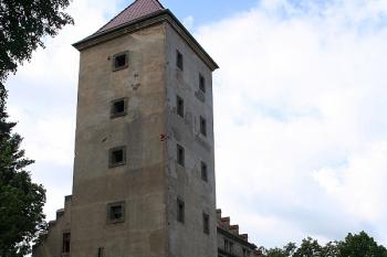 Věž vedlejší budovy ( © Ivan Grisa 05/2009)