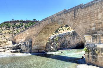 Most císaře Septima Severa v Národním parku Mount Nemrut v Turecku (© Pavel Vítek 09/2011)