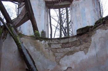 zřícenina letohrádku (© Stanislav Drda, 12/2006)