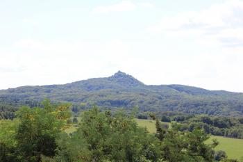 Pohled na hrad Salgó z hradu Šomoška (© Luděk Vláčil 08/2020)