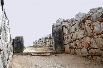 Archeologická lokalita Tíryns na řeckém poloostrově Peloponés. (© Pavel Vítek 09/2012 )