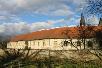 Západní průčelí. (© Dušan Dohňanský 12/2017)