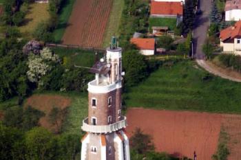 Schillerova rozhledna - letecký snímek ( © Radovan Smokoň 07/2006)
