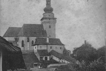 kostel na dobové pohlednici (© zdroj:https://www.virtualna-banska-stiavnica.sk)