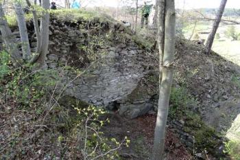 suterén přístavku s přístupem do Hladomorny (© Jan P. Štěpánek 05/2017)