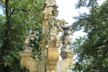 Socha sv. Jana Nepomuckého na Svatém Kopečku u Olomouce (© Pavel Vítek 08/2020)