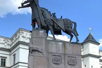 Socha velkoknížete Gediminase v litevském Vilniusu. (© Pavel Vítek 06/2015)