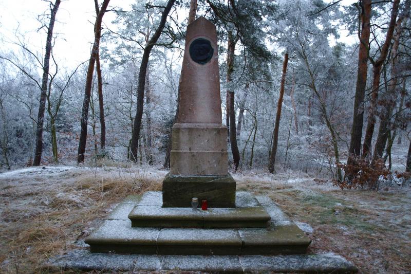 pomník Eduardu Beyerovi pomník Eduardu Beyerovi