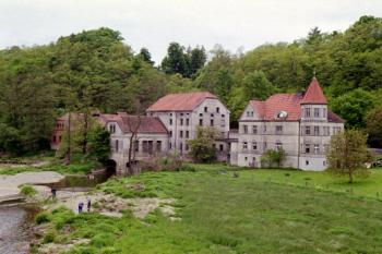  (©2003 Jiří Čížek)
