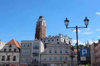 Pohled na kostel z náměstí (© Luděk Vláčil 07/2020)