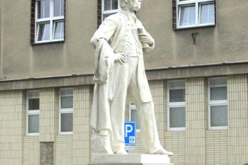 Socha Bedřicha Smetany ve Slaném. (© Pavel Vítek 09/2020)