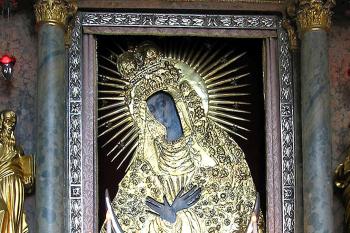 Brána úsměvů, nebo také Jitřní brána, v litevském Vilniusu (© Pavel Vítek 06/2015)