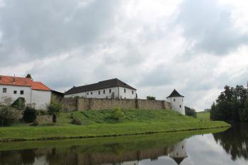 tvrz Žumberk (© Vlastislav Mareček, 09/2015)