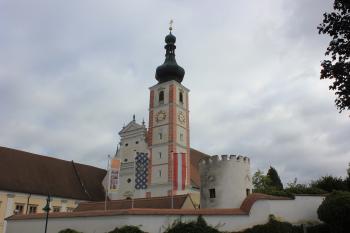 bazilika Narození Panny Marie s klášterním opevněním (© Luděk Vláčil 09/2020)