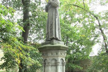 Socha sv. Františka z Assisi ve Slaném (© Pavel Vítek 9/2020)