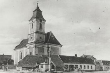 Kostel v r. 1936 (© zdroj: https://www.vratenin.cz/)