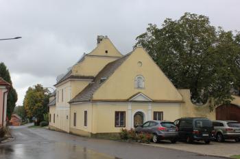 tzv. zámeček jenž se stal základem pro vznik kláštera (© Luděk Vláčil 09/2020)