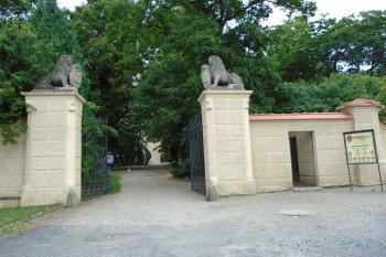 hlavní vstup (© Marcela Váňová  08/2021)