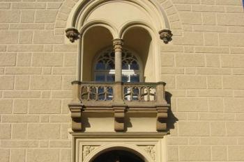 vstup do zámku (© Jaroslav Černín,10/2006)