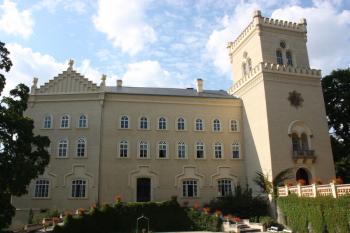 Hlavní průčelí od jihozápadu ( © Ivan Grisa 08/2009)